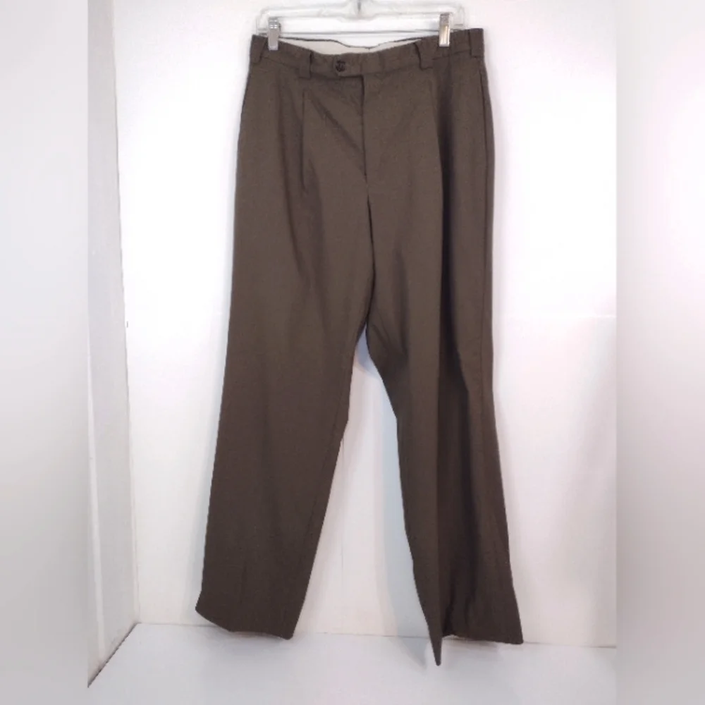 J.Ferrar men's classic suit size (38)R.